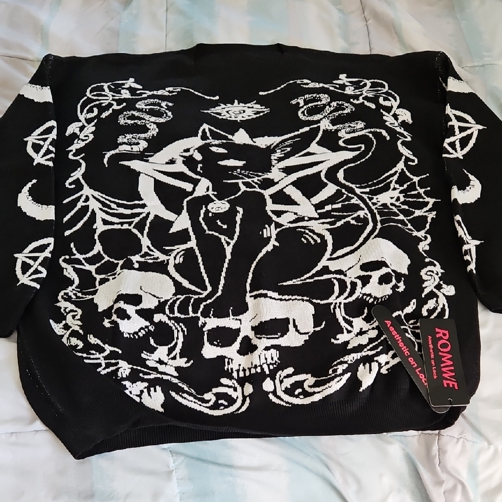 NWT ROMWE Gothic Pagan Cat, Snake, Skull Sweater Size 3XL